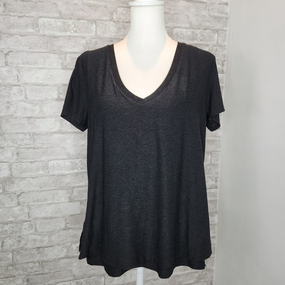 Beyond Yoga Beyond the Bump Nursing Maternity Tee V-Neck Lift Up Access Black S